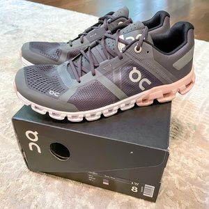 NEW in box ON Cloud Shoes. Rock & Rose. Womens 8.